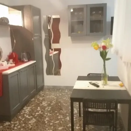 Апартаменти Dora *